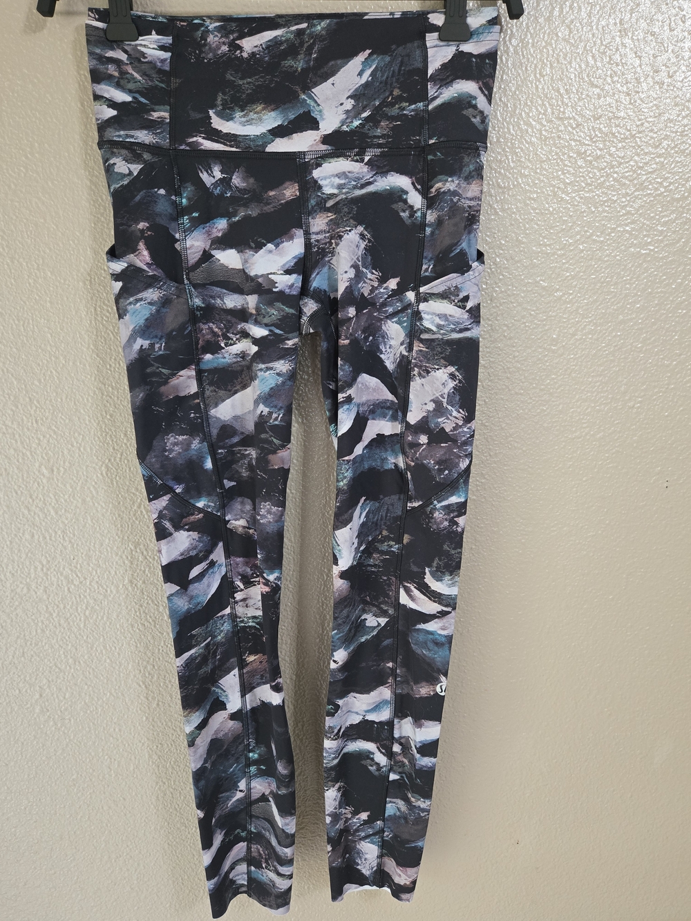 lululemon athletica Fast And Free II, Black , Blue& White Abstract Print Legging